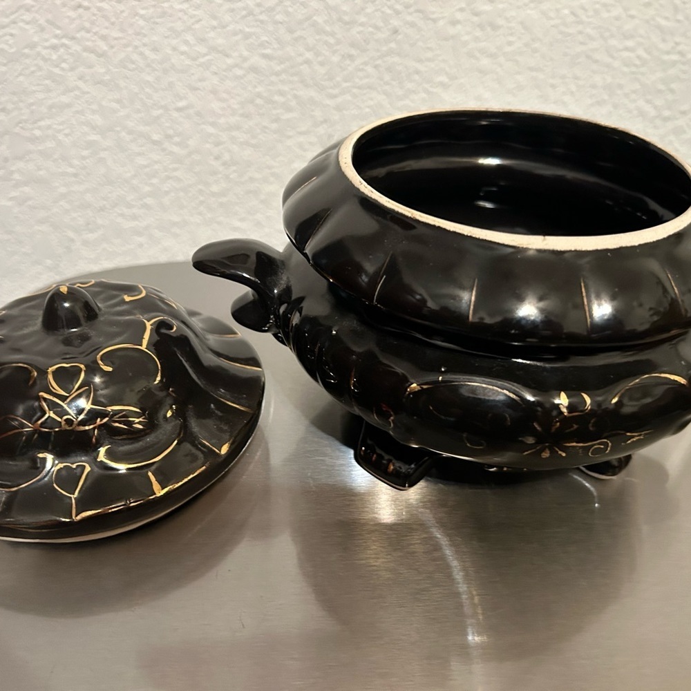 Blank and gold pot - Picture 2 of 3
